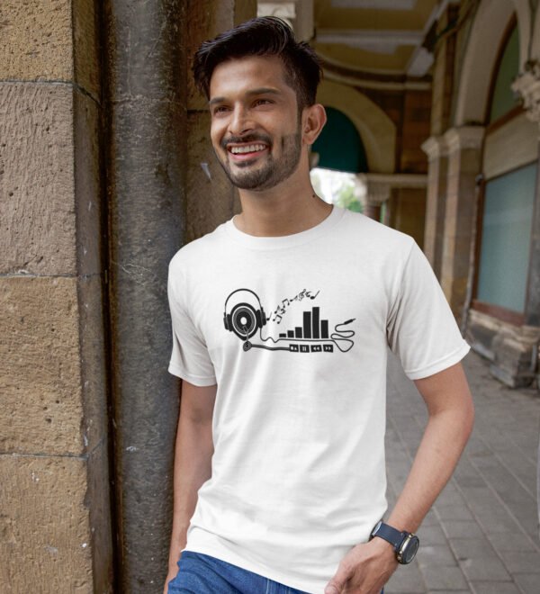 Gym Enthusiast Black Round Neck Cotton Half Sleeved Men's T-Shirt with Printed Graphics - Image 3
